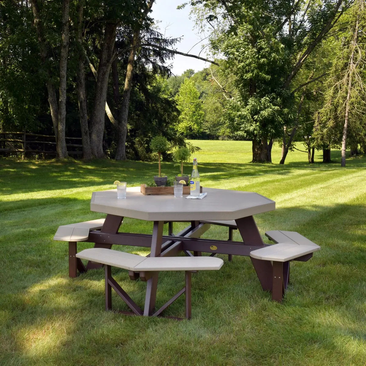 Luxcraft Crestville Picnic Table - Thumbnail 3