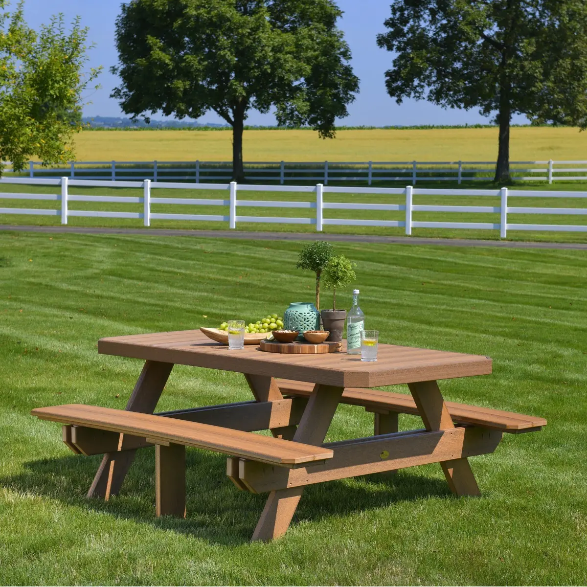 Luxcraft Crestville Picnic Table