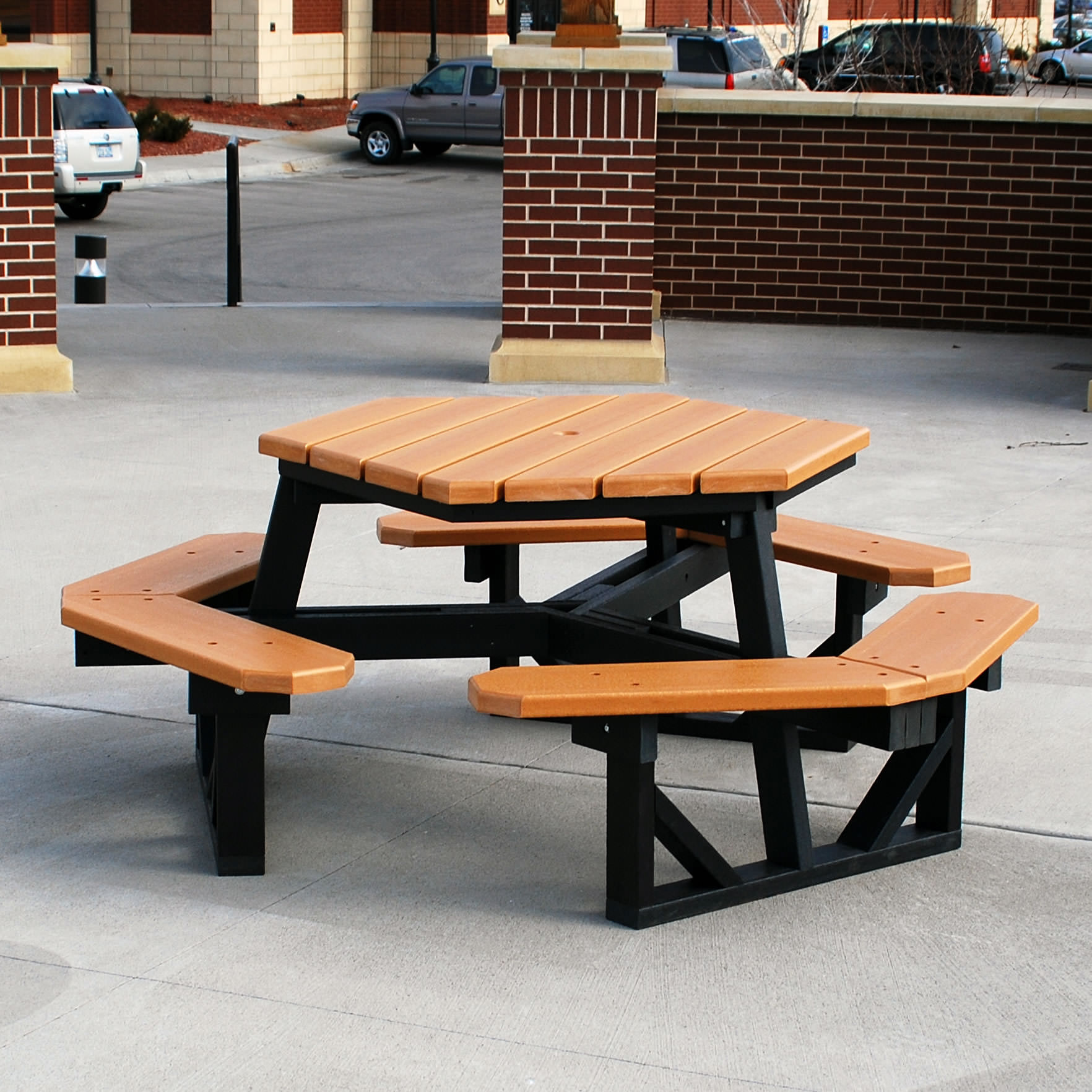 Frog Furnishings Hex 6 Ft Picnic Table
