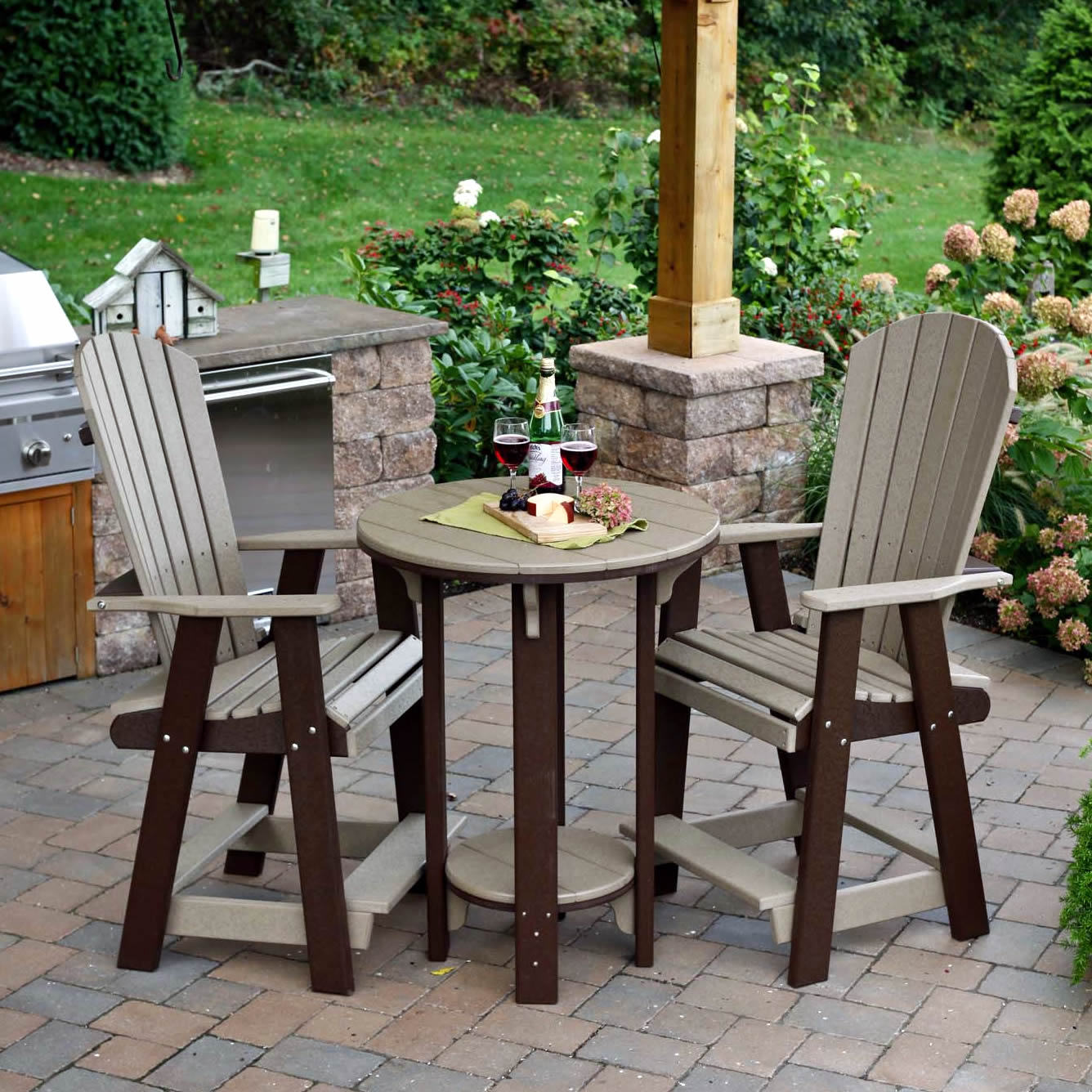 Slat Color:  Weatherwood
Frame Color:  Brown