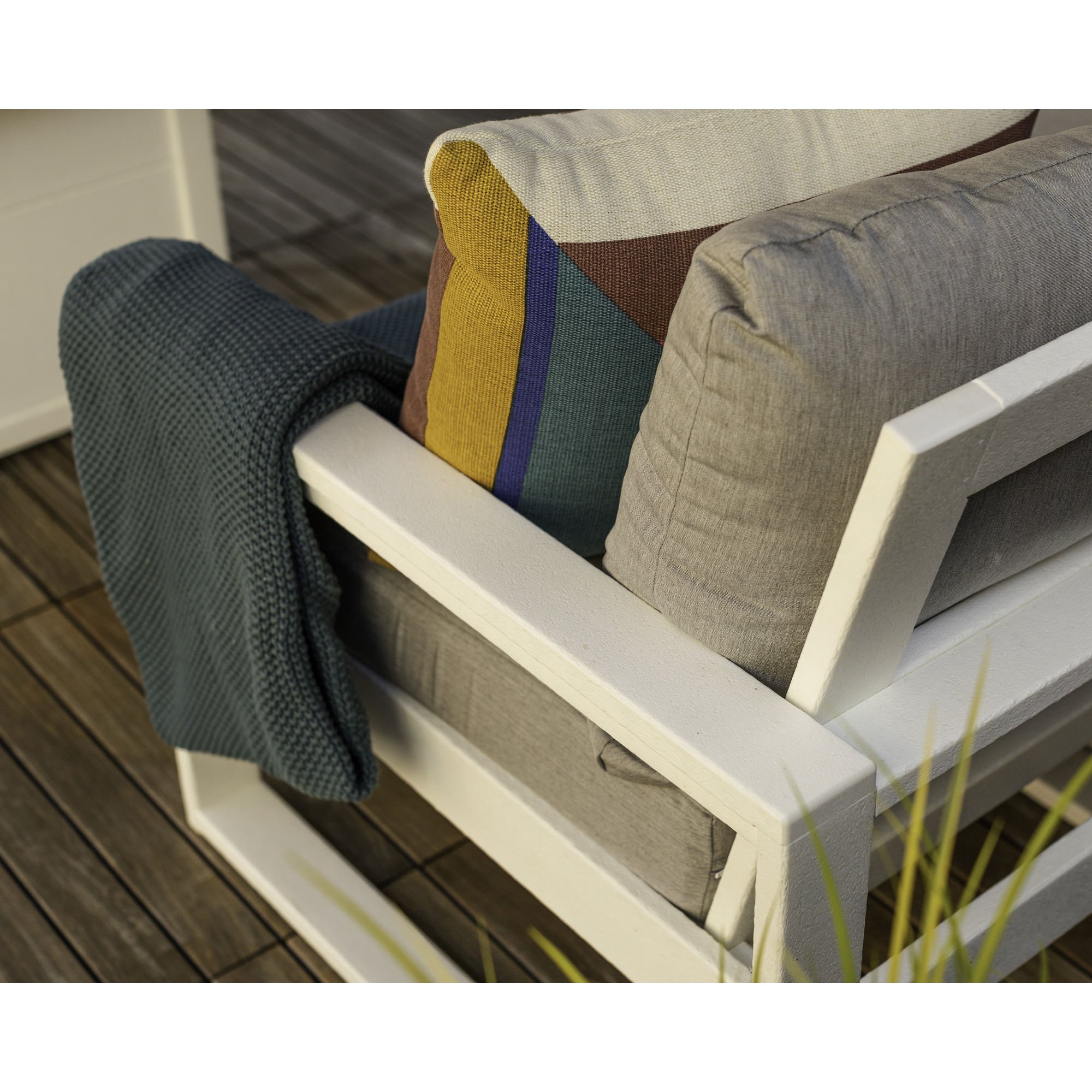 POLYWOOD® EDGE Modular Right Arm Chair - Lifestyle View 1