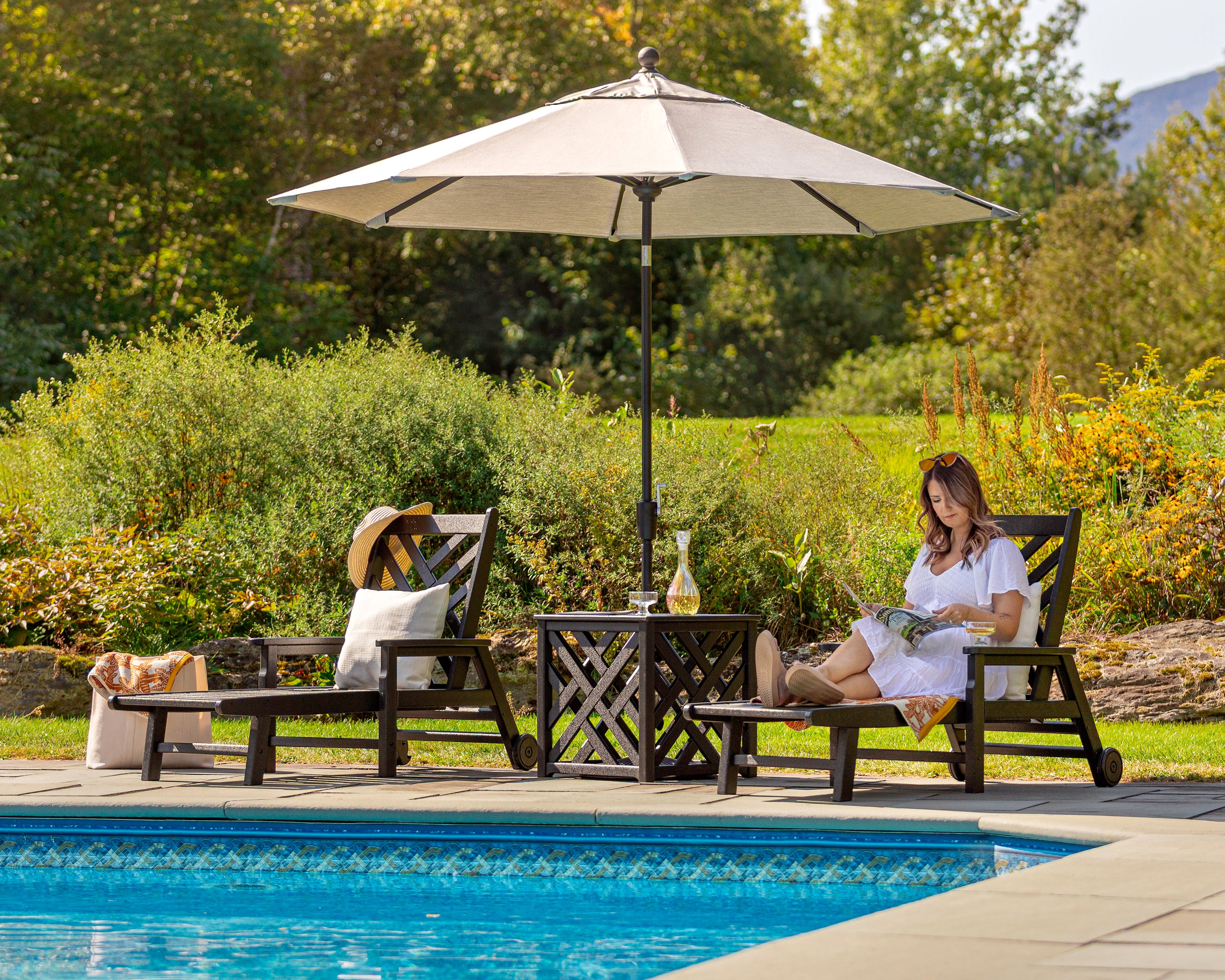 POLYWOOD® Chippendale 3-Piece Chaise Set with Umbrella Stand Accent Table