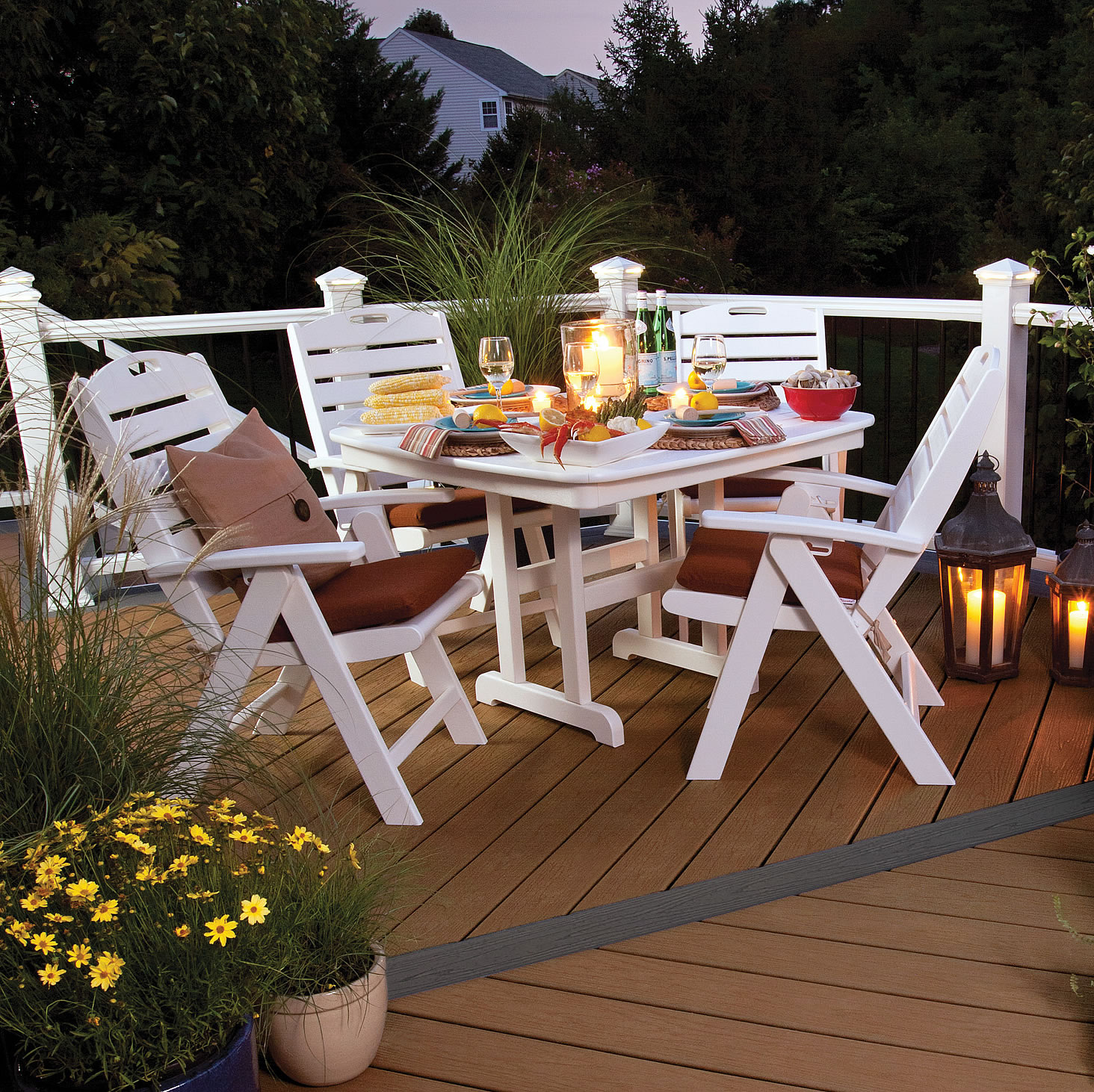 Trex® Outdoor Furniture Yacht Club 44 in Dining Table